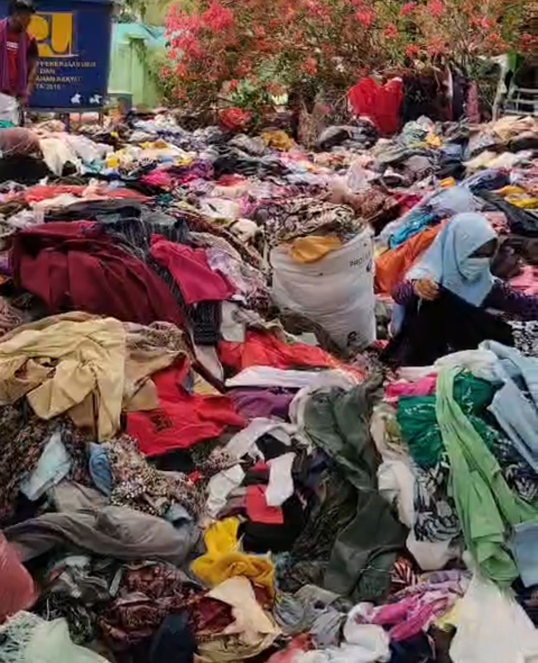 IBB Salurkan Bantuan Kepada Korban Kebakaran